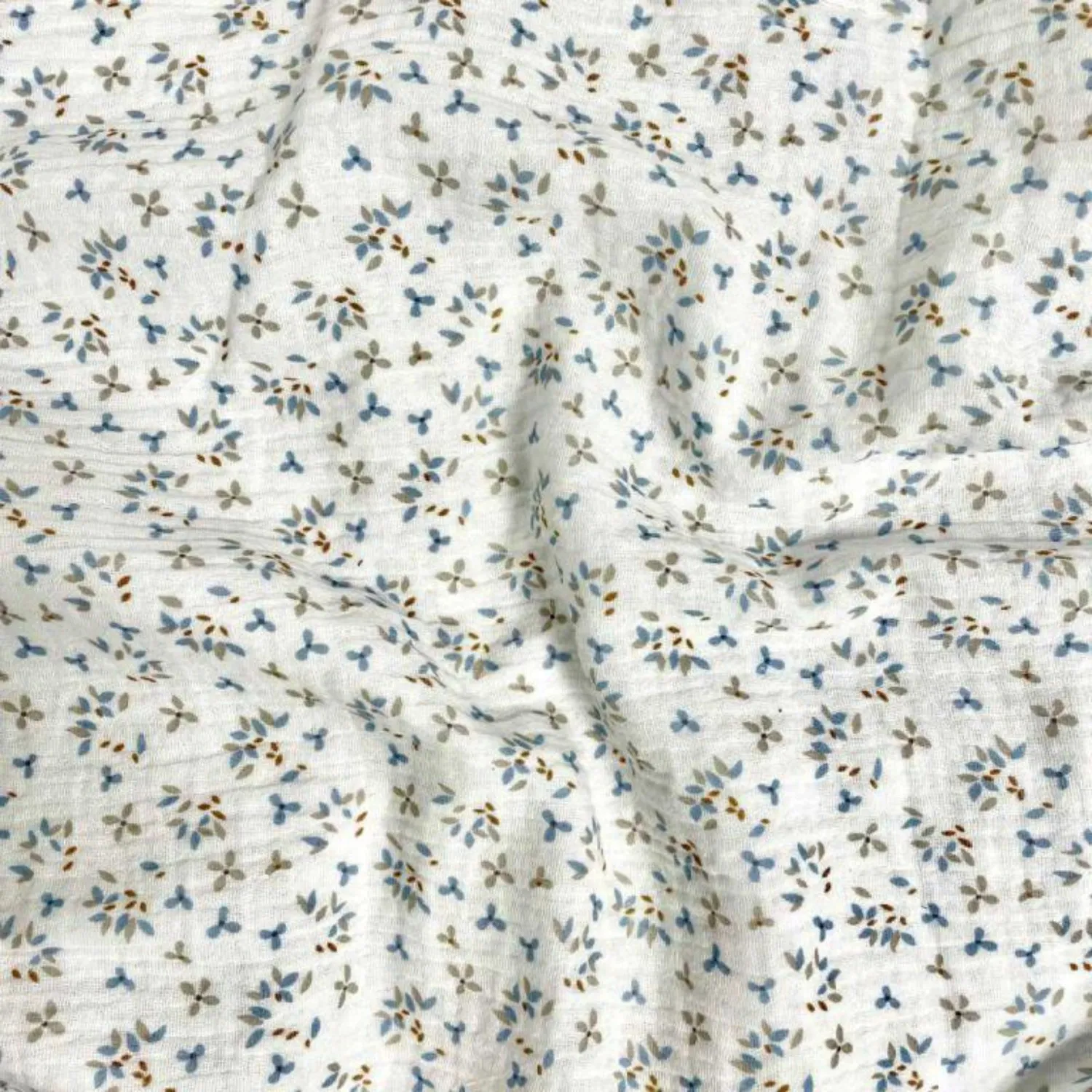 Muselina algodón  flores fondo blanco — imagen 1