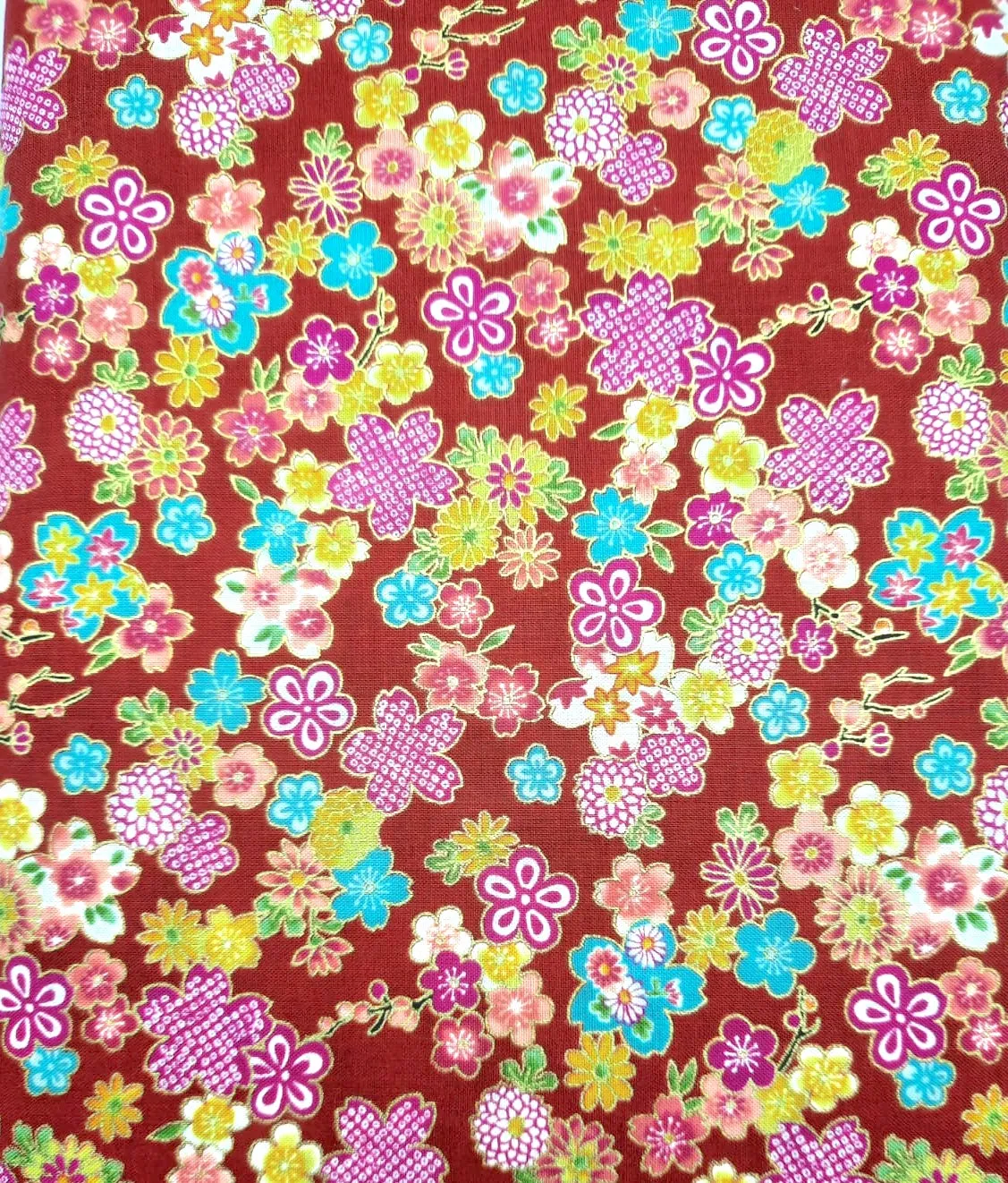Tela japonesa flores brillantes fondo rojo